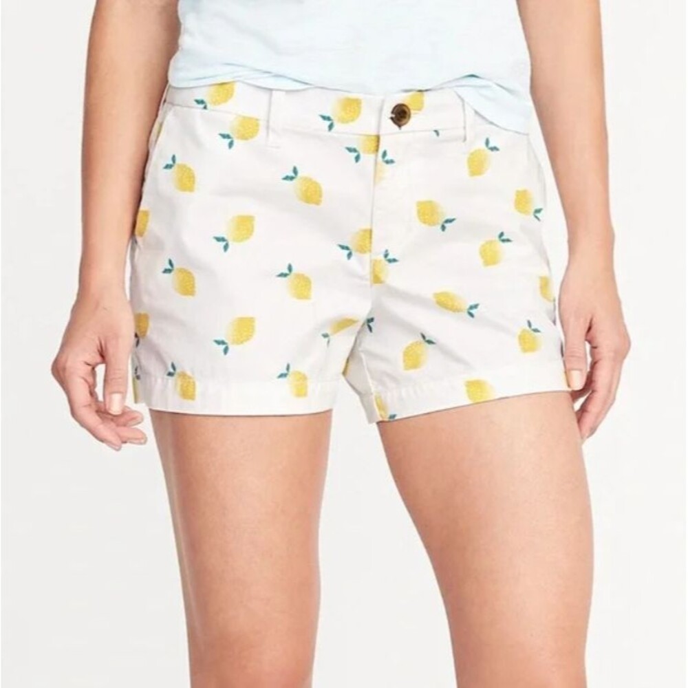 Old Navy Shorts Women 2 White Yellow Lemons Everyday Preppy Twee Vacation Bright